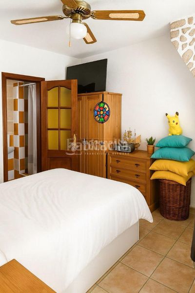 Foto b91926f4-77cf-4ac2-bd27-33c7c8eb376a. Masia amb aparcament a Casco Urbano Adeje