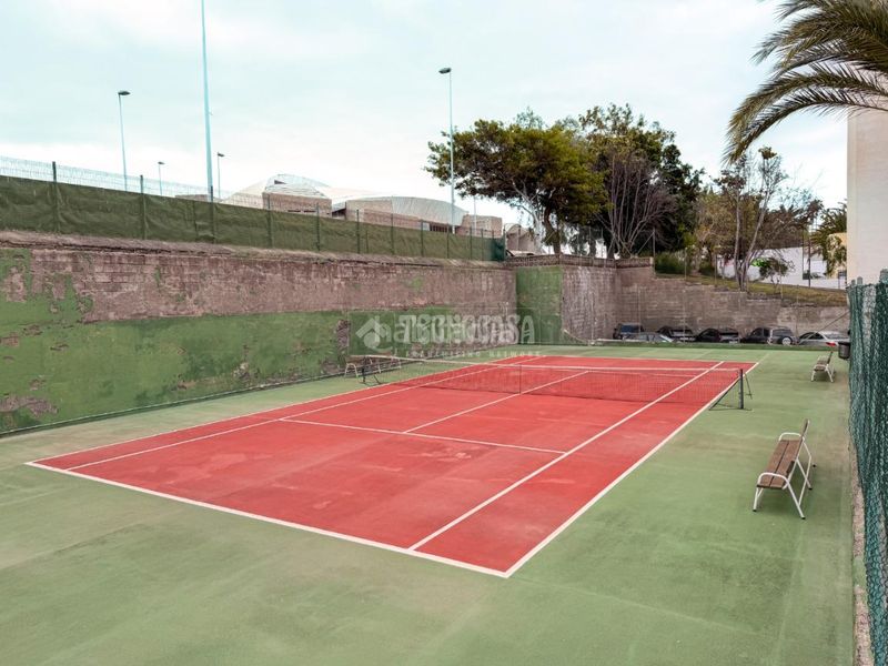 Foto 1ca98550-c3f0-4eca-b6fb-8677a6b166f0. Piso  en venta en Playa de las Américas Adeje