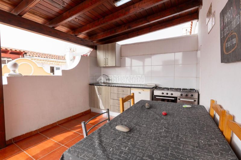 Foto 6ee31b47-f404-4150-9e3c-561c12163c66. Casa aparellada amb aparcament a Casco Urbano Adeje