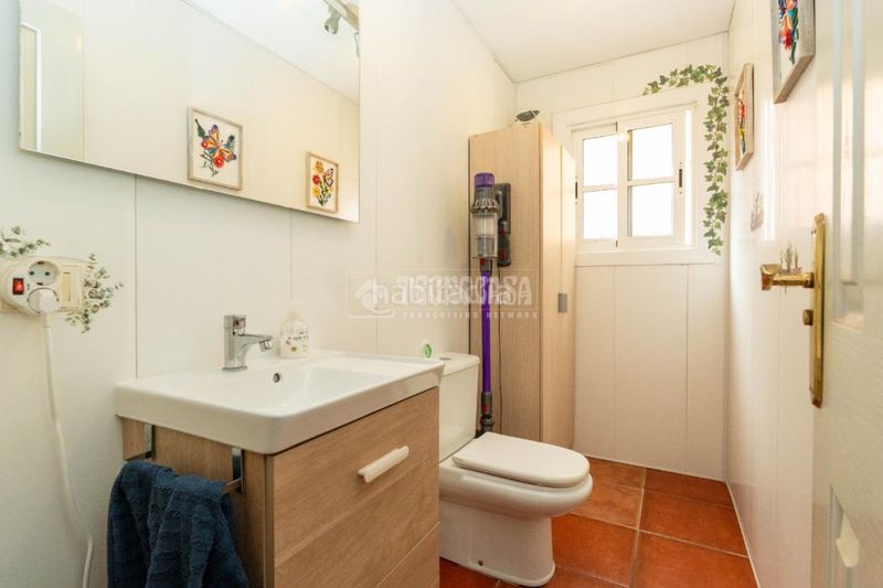 Foto 823a8502-f84c-42cc-8e38-0dc8ea126104. Casa aparellada amb aparcament a Casco Urbano Adeje