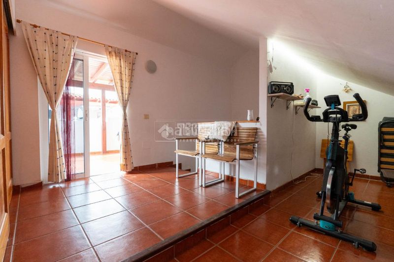 Foto 89a988fe-e9c5-4e52-b7e0-bc8782ab927d. Casa aparellada amb aparcament a Casco Urbano Adeje