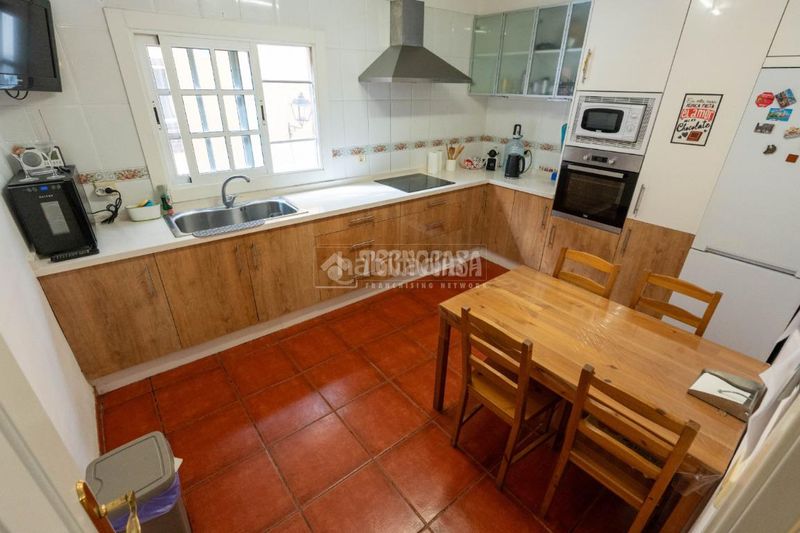 Foto 89e799b4-53c4-49fb-99b9-17716bc1b52c. Casa aparellada amb aparcament a Casco Urbano Adeje