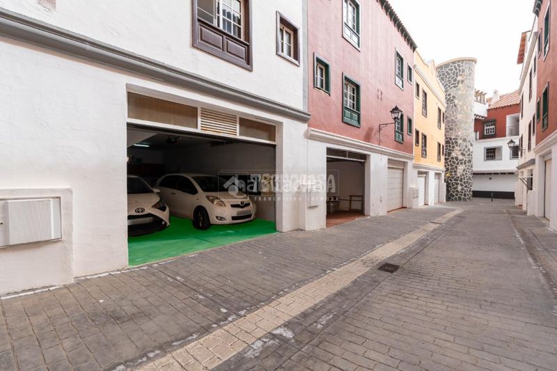 Foto 8b384cdc-c65a-4516-aa58-37a83b532017. Casa aparellada amb aparcament a Casco Urbano Adeje