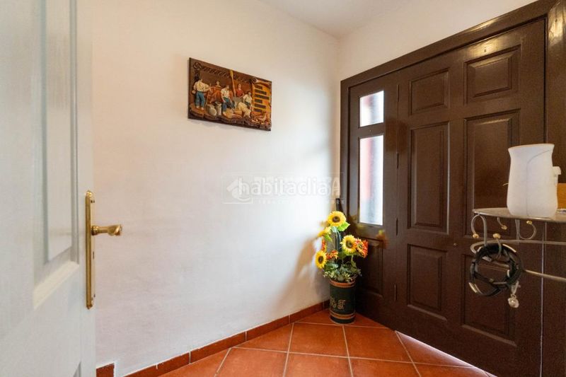 Foto f4ba5b2b-4d0a-4a73-9c42-a6d01bfd392e. Casa aparellada amb aparcament a Casco Urbano Adeje
