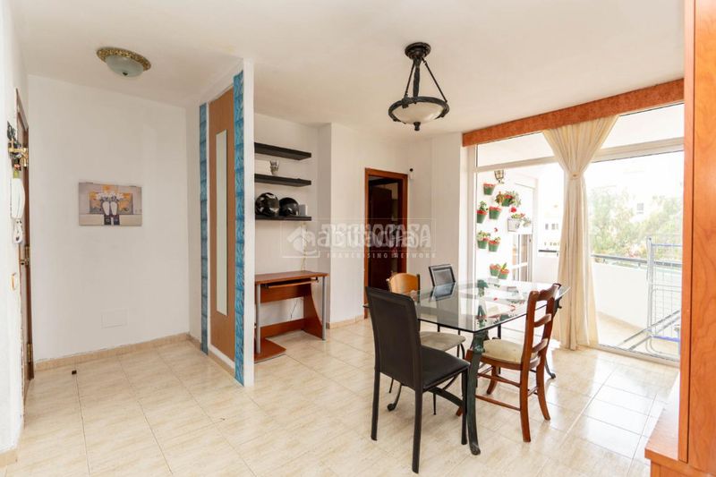 Foto af8f86dd-32ea-4472-936a-00421ad01d05. Pis amb aparcament a Playa Fañabé Alto Adeje