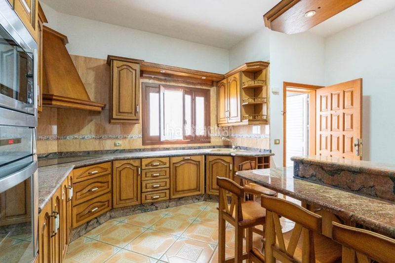 Foto 035eece4-2484-41bd-b54b-388cfab9bd36. Casa aparellada a Casco Urbano Adeje