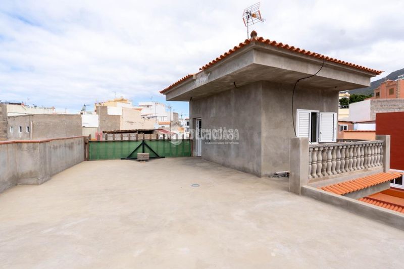 Foto 784b14d2-29ea-4df4-a2c2-e725365b21fb. Casa aparellada a Casco Urbano Adeje