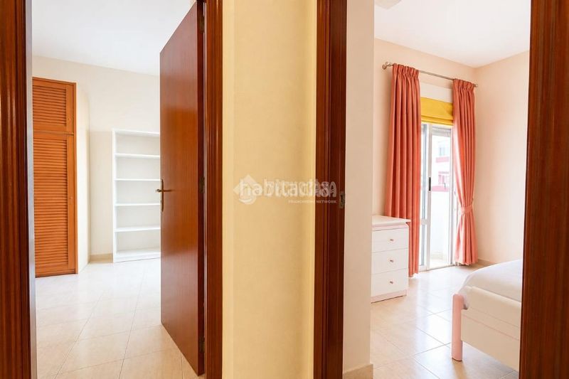 Foto e849b906-6287-46a7-ae3e-4d89c86d4026. Pis amb aparcament a Playa Fañabé Alto Adeje