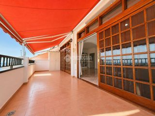 Pis a San Eugenio Alto. Piso en venta en adeje