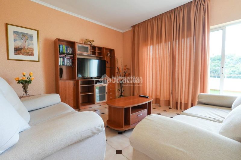Foto 685f21fe-aedf-405b-8cf8-9a257593b6dc. Piso  en venta en San Eugenio Alto Adeje