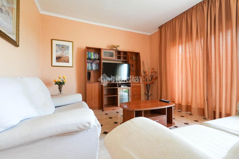 Foto 82e46a94-7ce0-482a-a421-f9fe1ba26810. Piso  en venta en San Eugenio Alto Adeje