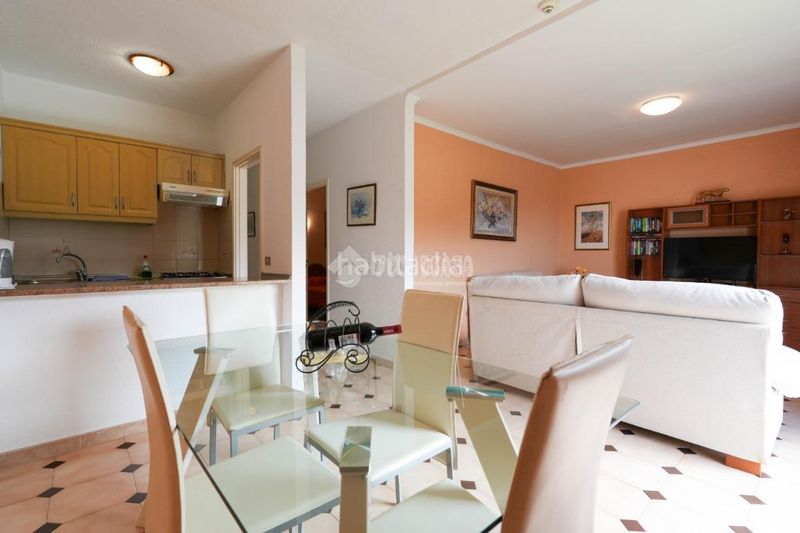 Foto c722063f-4410-4d98-b1d2-75c95bf5821a. Piso  en venta en San Eugenio Alto Adeje