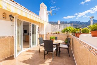 Casa bifamiliare in Casco Urbano. Casa en venta en adeje