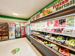 Local commercial à Casco Urbano. Traspaso en venta en adeje