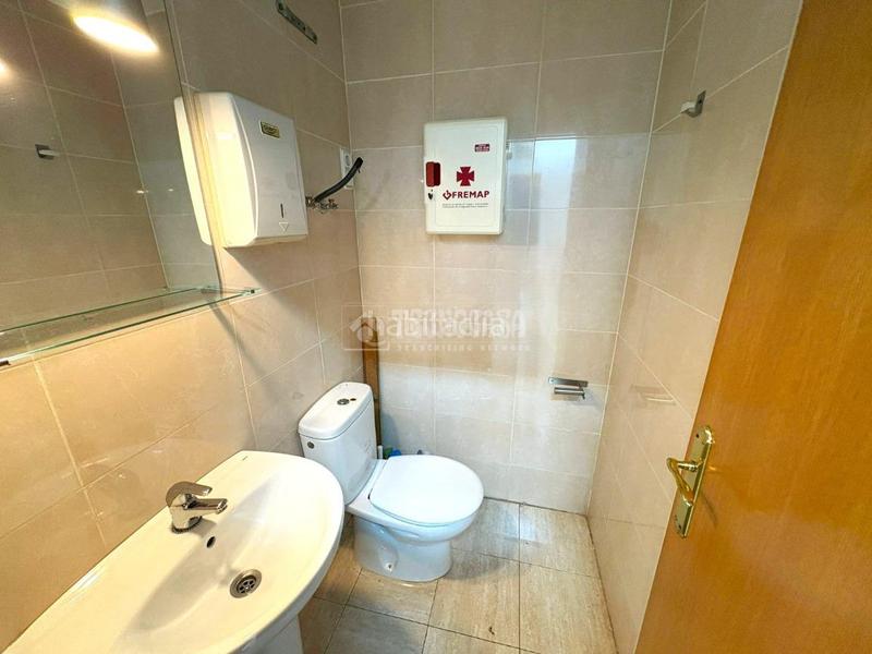 Foto ea4b83e8-2199-4d31-93b9-e02821cea651. Lloguer local comercial a Centro Moralzarzal