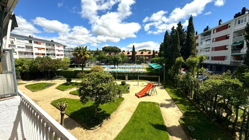 Foto 9617cdd9-30ad-4332-b12e-1758f74a41c6. Pis amb piscina a Colegios Moralzarzal