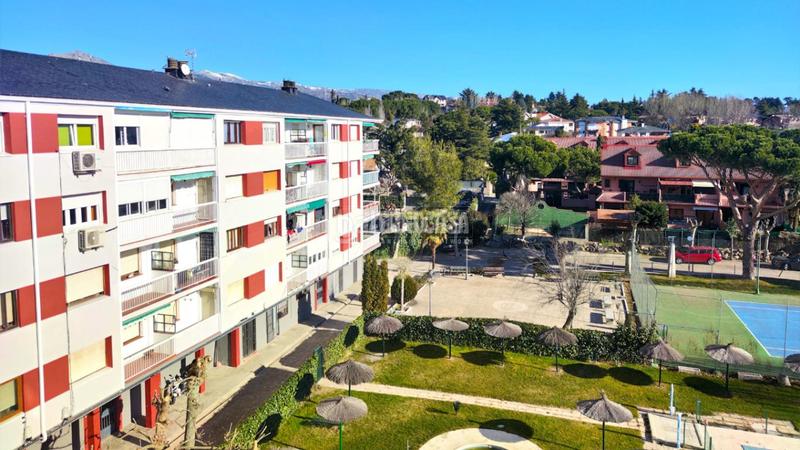 Foto a2b84054-5213-4c98-8f45-3e10816a128f. Pis amb piscina a Colegios Moralzarzal