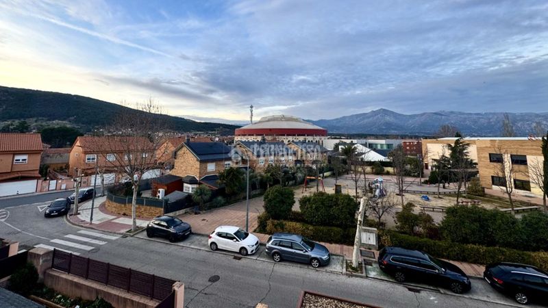 Foto 511c4d91-153c-4753-b841-7287b0cad338. Pis amb calefacció aparcament a Centro Moralzarzal