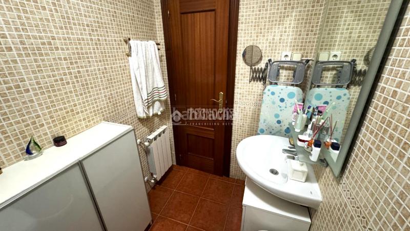 Foto 136b7249-e35e-4a32-91f2-c4eb9b86f2e1. Etagenwohnung mit heizung in Centro Moralzarzal