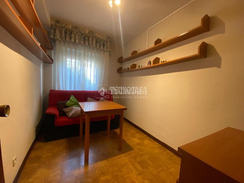 Foto 5294437f-ae34-4e2c-8002-76d09944fc14. Etagenwohnung mit heizung in Las Águilas Madrid