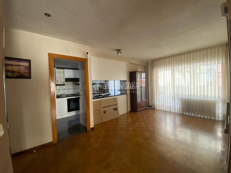 Foto 5ea8a231-9b8b-4904-b178-6a30f1d66f2b. Etagenwohnung mit heizung in Las Águilas Madrid