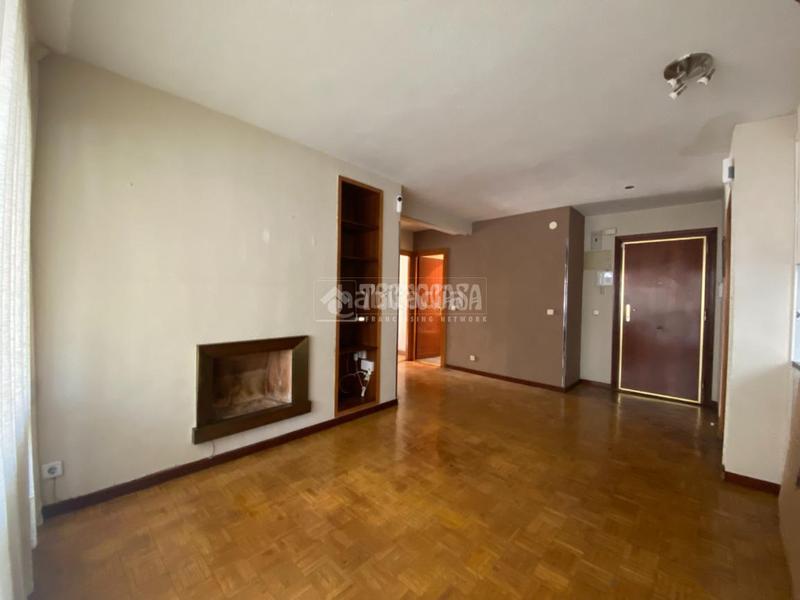 Foto 6eebff6b-8dda-417b-b5c9-51f02bd6ff19. Etagenwohnung mit heizung in Las Águilas Madrid