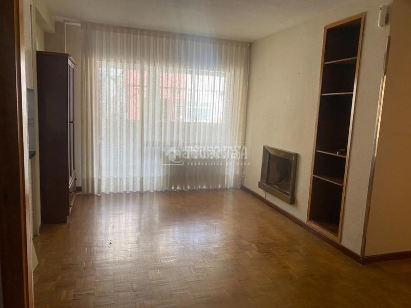 Foto c904e9e3-46c4-4c74-9c3c-768ae2f01035. Etagenwohnung mit heizung in Las Águilas Madrid