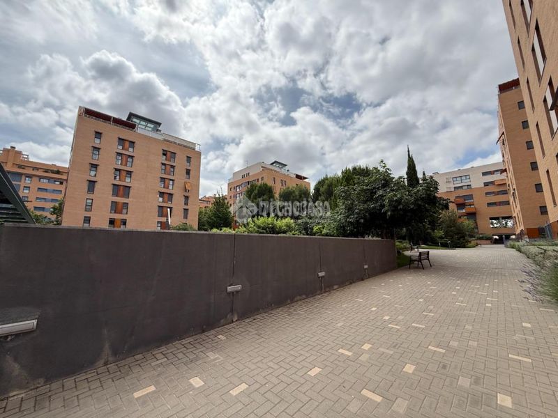 Foto 45b6fe51-75b2-4a49-a5b6-02cd7d4d5d3a. Pis amb calefacció aparcament piscina a Cuatro Vientos Madrid