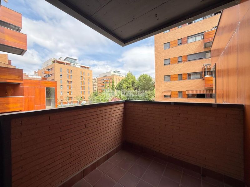 Foto 612863c3-a35a-4788-89ad-16a78a69bfc9. Pis amb calefacció aparcament piscina a Cuatro Vientos Madrid