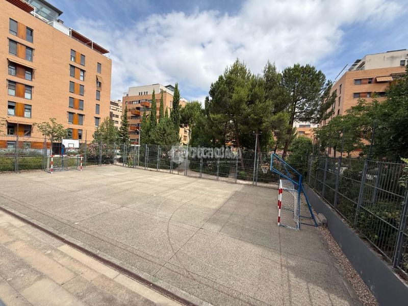 Foto 7500e802-2646-438d-bd31-196ecbc0c7ee. Pis amb calefacció aparcament piscina a Cuatro Vientos Madrid