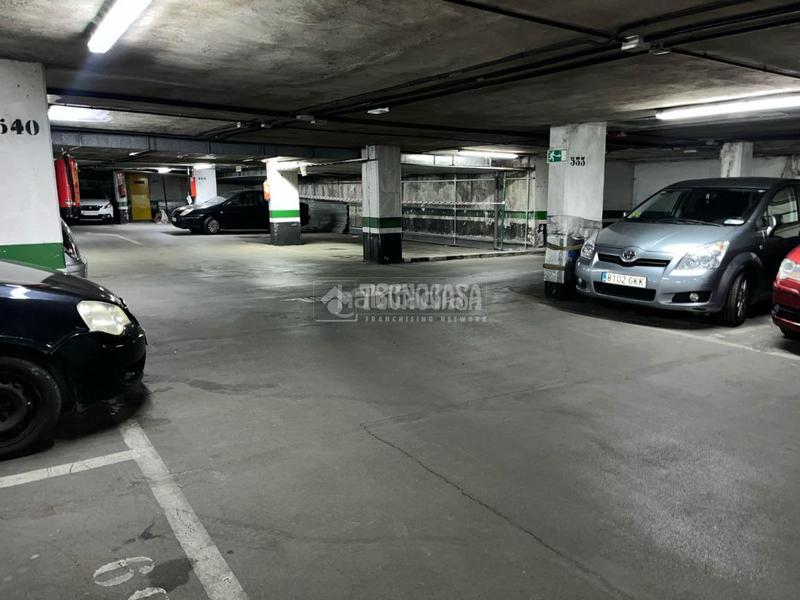 Foto 97f98d97-c925-4af1-948c-765178d2e38e. Parking coche boxplaza de garaje en venta en Las Águilas Madrid