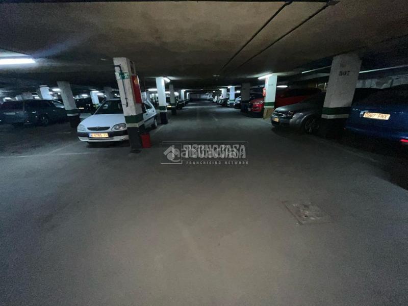 Foto 56c064ab-6d1d-47e1-9ef8-db2fd35cee6e. Aparcament cotxe a Las Águilas Madrid