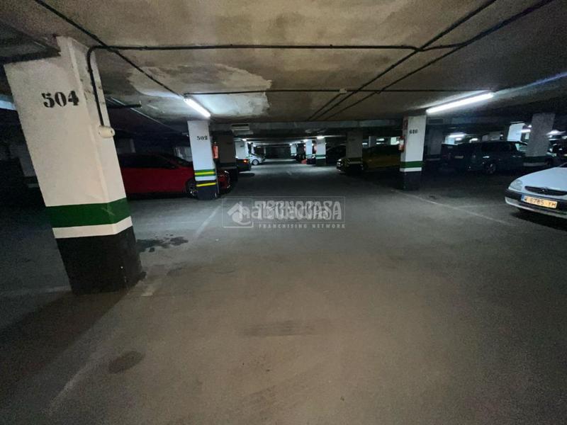 Foto d67ca8d5-2b15-430f-9858-3e8e92f62725. Aparcament cotxe a Las Águilas Madrid