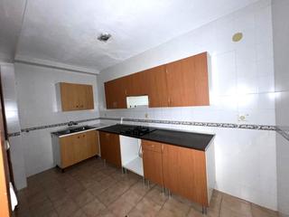 Pis  Málaga - av doctor galvez ginachero. Oportunidad! piso para reformar con 4 dormitorios y patio privad