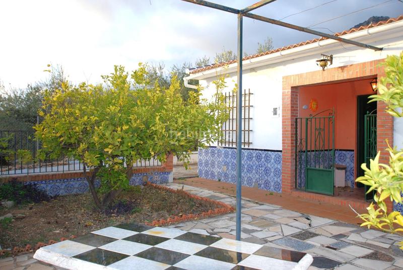 Foto d0e8597c-ec0f-4923-97b1-b98aab9af577. Haus mit parking in Periana