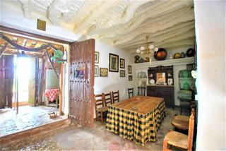 Semi detached house in Riogordo. Venta de casa en riogordo, zona centro.