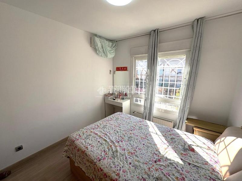 Foto d58ed97f-a972-4944-9f66-32c486b30b8a. Casa pareada casa en venta en Fuentebella-San Fermín-El Leguario Parla