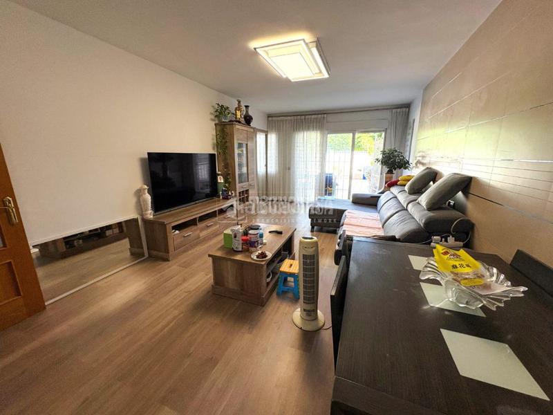 Foto df73eb1b-a223-41dd-a4f6-afffac6305ec. Casa pareada casa en venta en Fuentebella-San Fermín-El Leguario Parla