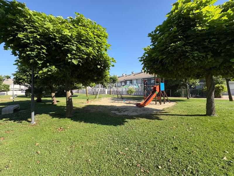 Foto e35cefee-5809-4afc-ba2e-97d0309d4e50. Casa pareada casa en venta en Fuentebella-San Fermín-El Leguario Parla