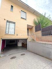 Maison à Fuentebella-San Fermín-El Leguario. Casa en venta en parla
