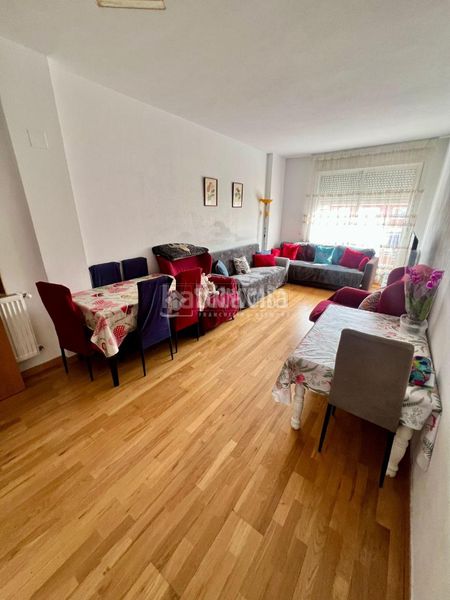 Foto 9c19bb56-41c2-4ee4-b1c0-71a8646047bb. Flat with heating parking pool in Parla este Parla