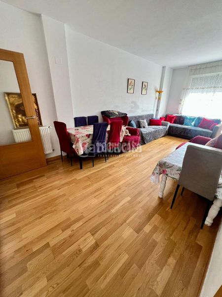 Foto d66abb19-0156-402e-b7ad-005fa7220fff. Flat with heating parking pool in Parla este Parla