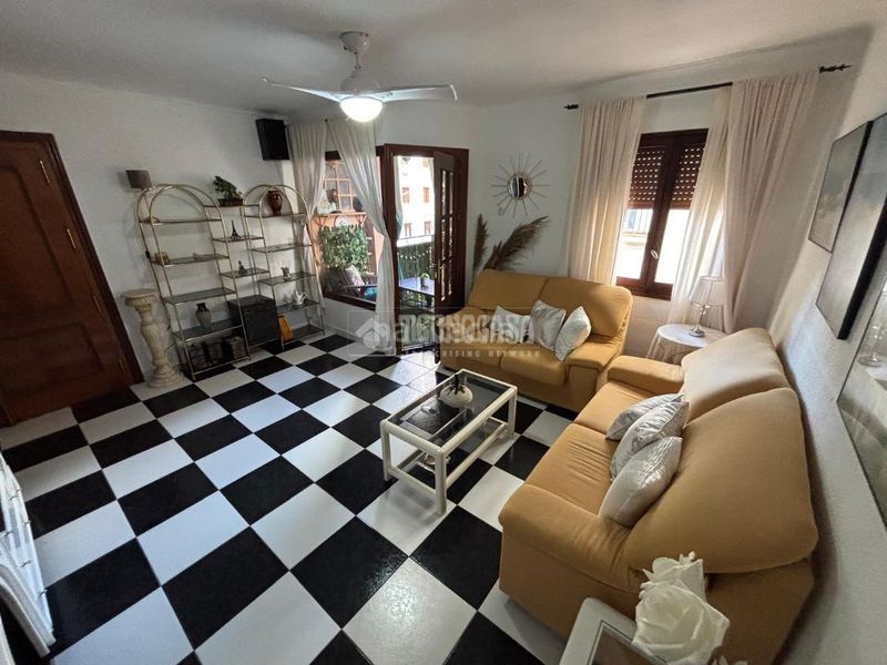 Foto e7f1ce87-06d7-4342-8d3a-29c53c028652. Piso  en venta en Barrio de Ciudad Jardín Málaga