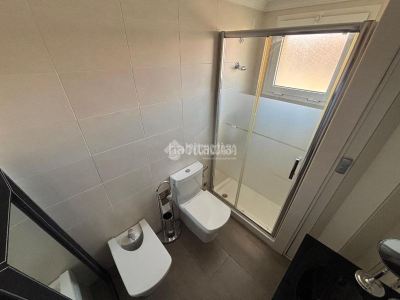 Foto b71e6de4-62a0-4155-8314-70d65628f24a. Pis a Barrio de Ciudad Jardín Málaga