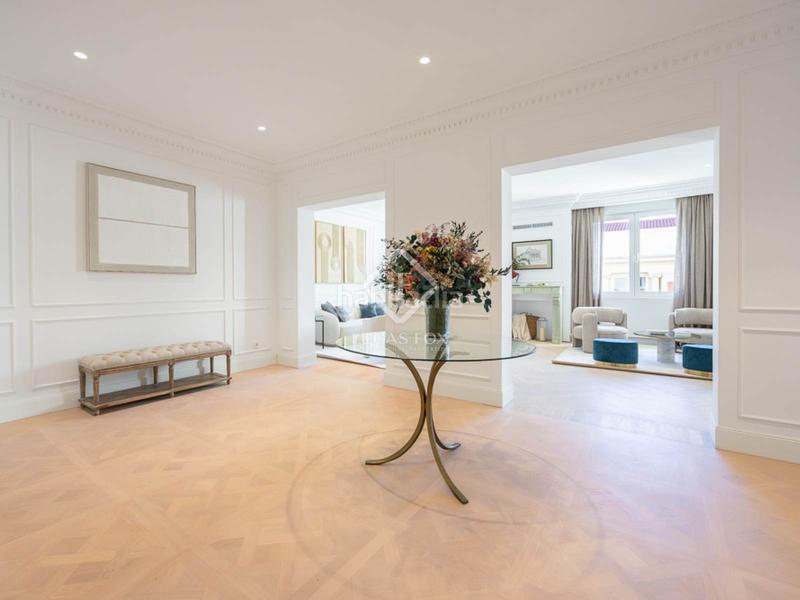 Foto 1aad8e1a-e50d-4b4d-9793-e09935b4dea9. Piso exclusivo piso de 323 m en venta en una finca clásica en Recoletos, en Madrid