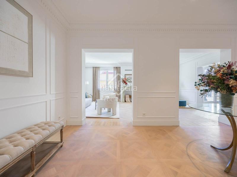 Foto b2253d49-5328-4a66-aeb9-40463b64369b. Piso exclusivo piso de 323 m en venta en una finca clásica en Recoletos, en Madrid