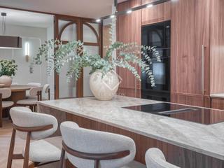 Appartement à Justicia-Chueca. Piso reformado con 3 dormitorio y 4 baños en venta en un edifici