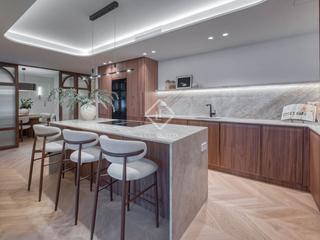 Piso en Justicia-Chueca. Piso reformado con 3 dormitorio y 4 baños en venta en un edifici