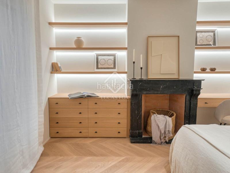 Foto 4e6886c1-adc3-4b33-8905-36e3c0828563. Piso  reformado con 3 dormitorio y 4 baños en venta en un edificio clásico en el barrio de justicia, en Madrid