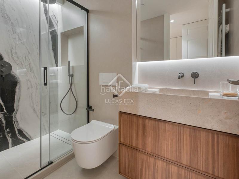 Foto 53b6f4fe-613b-4219-8ce8-e2684aa7ed57. Piso  reformado con 3 dormitorio y 4 baños en venta en un edificio clásico en el barrio de justicia, en Madrid